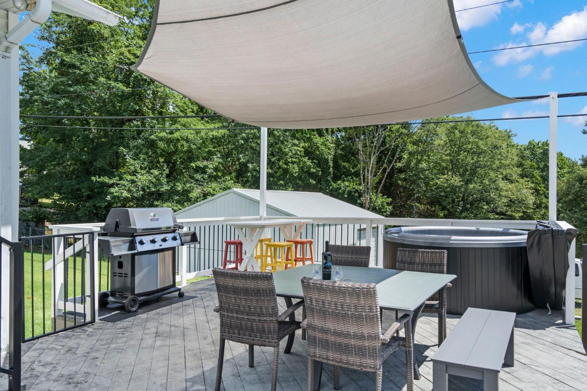 Bee Creek Poolside Holiday home
