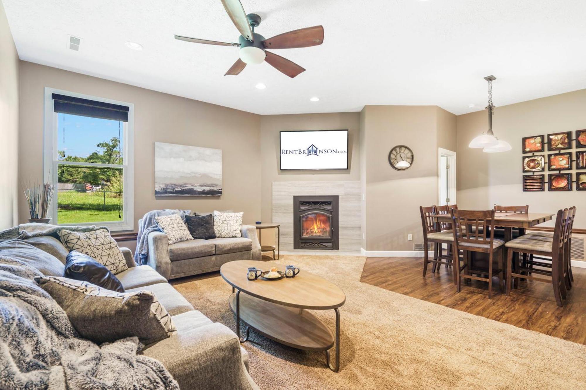 Bee Creek Poolside Holiday home *