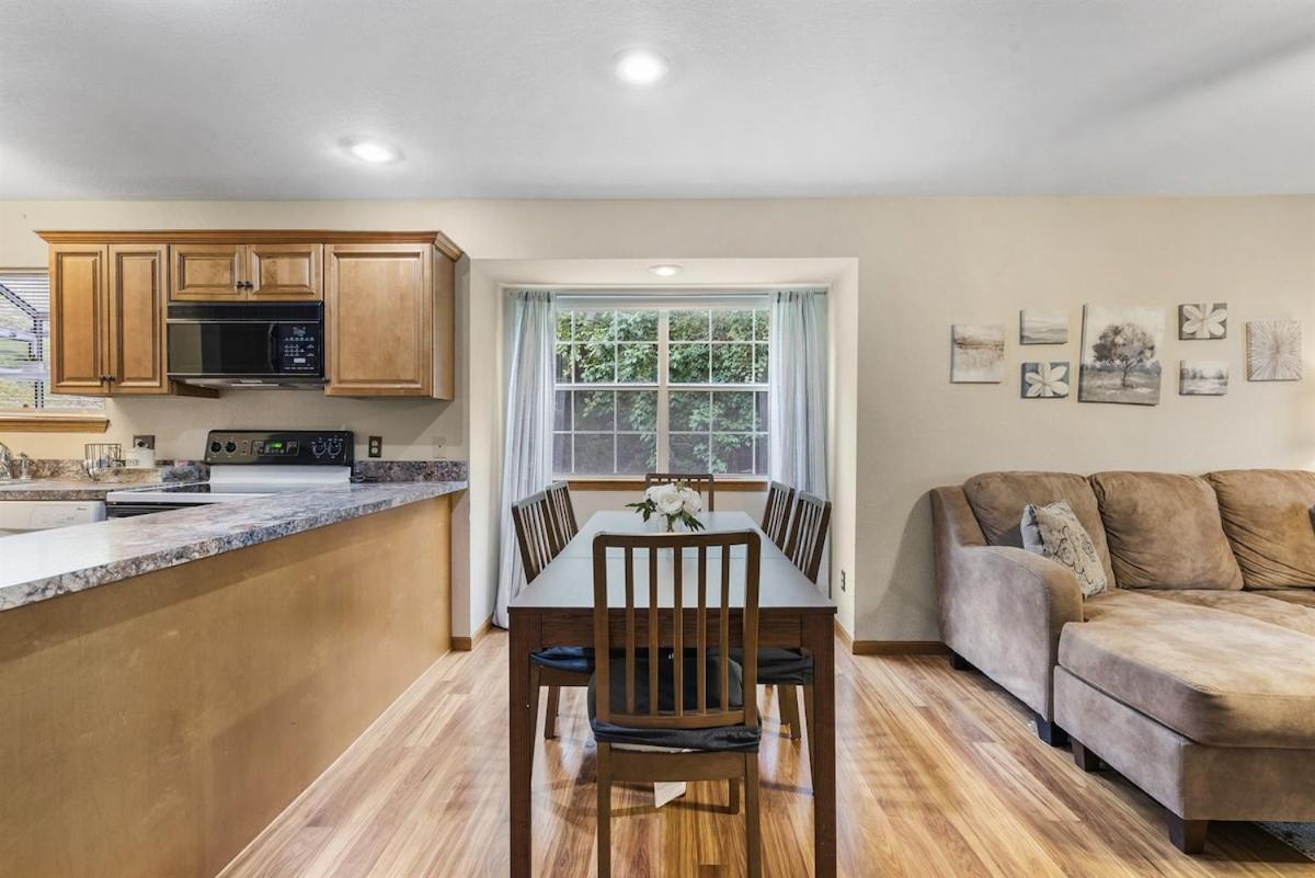 Spring Break Special! Screened Porch By Sdc 26-1 * Branson
