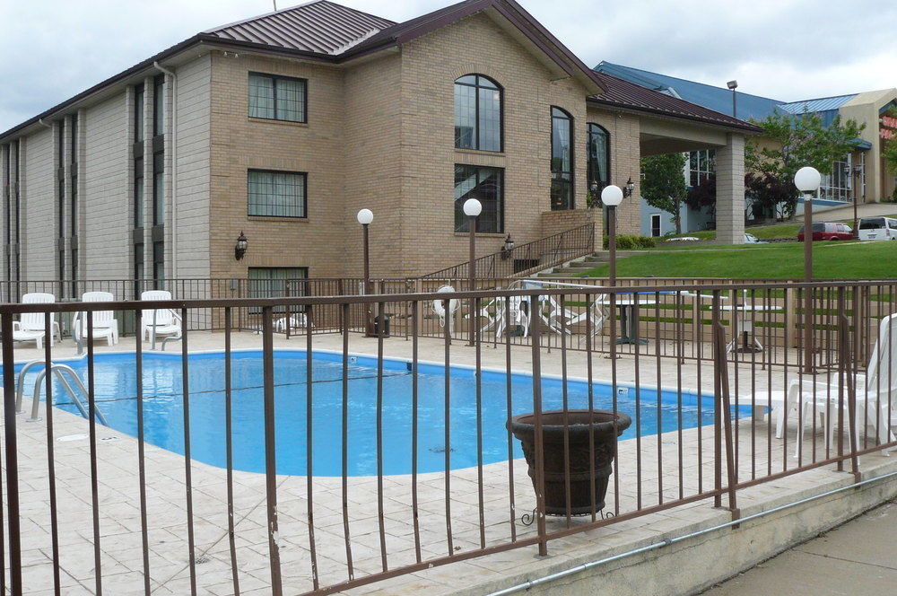 Super 8 By Wyndham By Andy Williams Theatre Hotel Branson