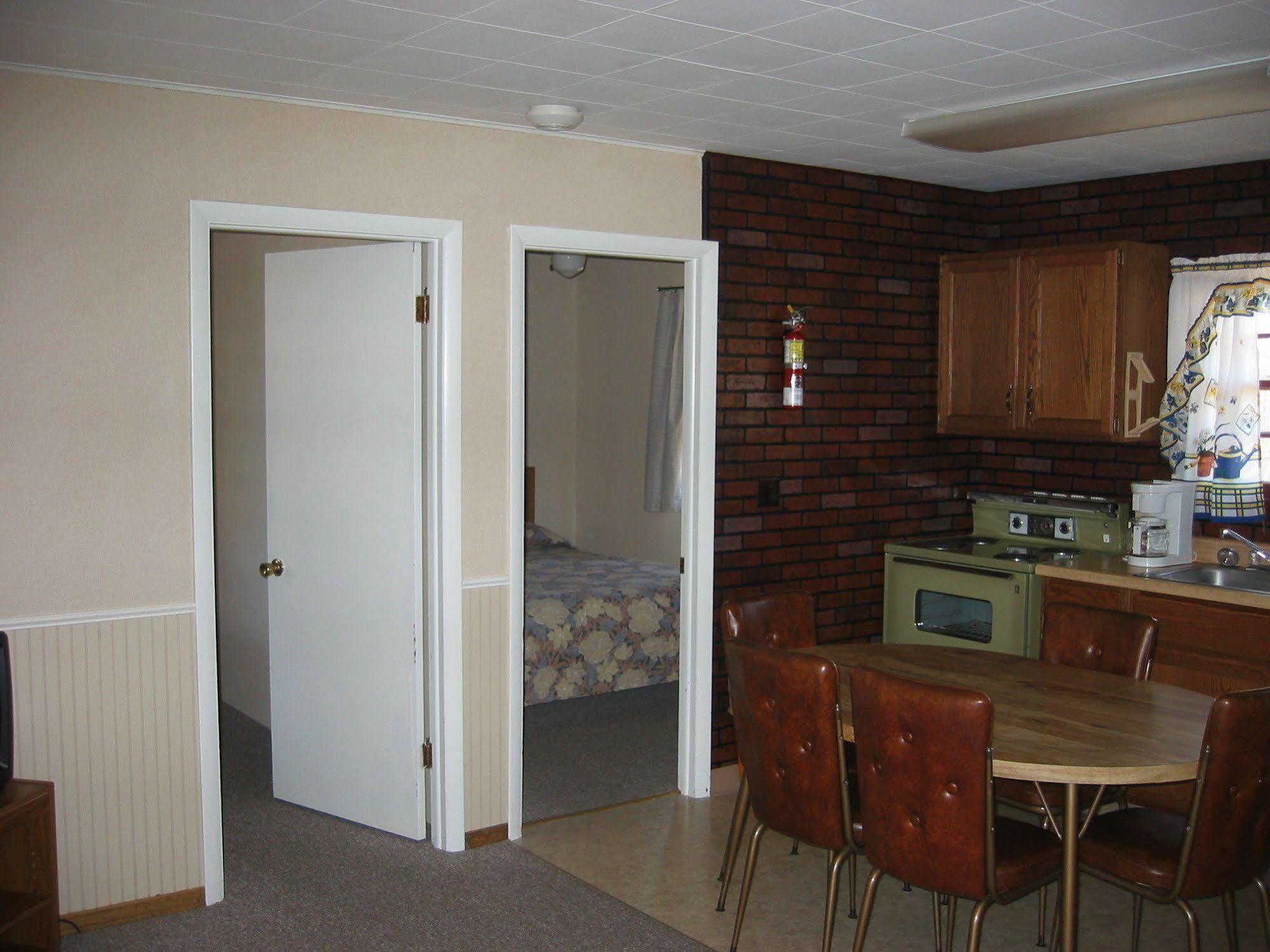 Golden Arrow Inn 2*