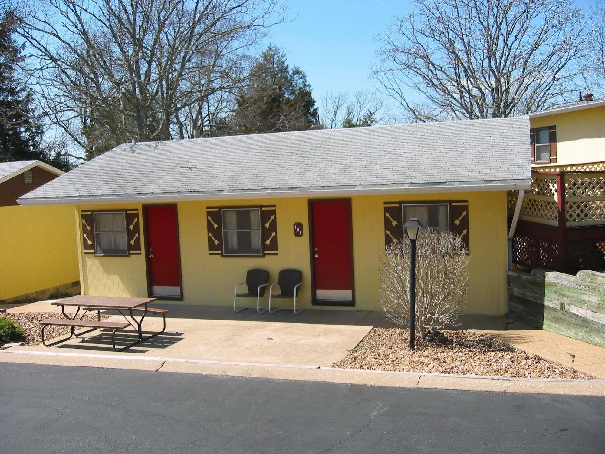 Golden Arrow Inn 2*