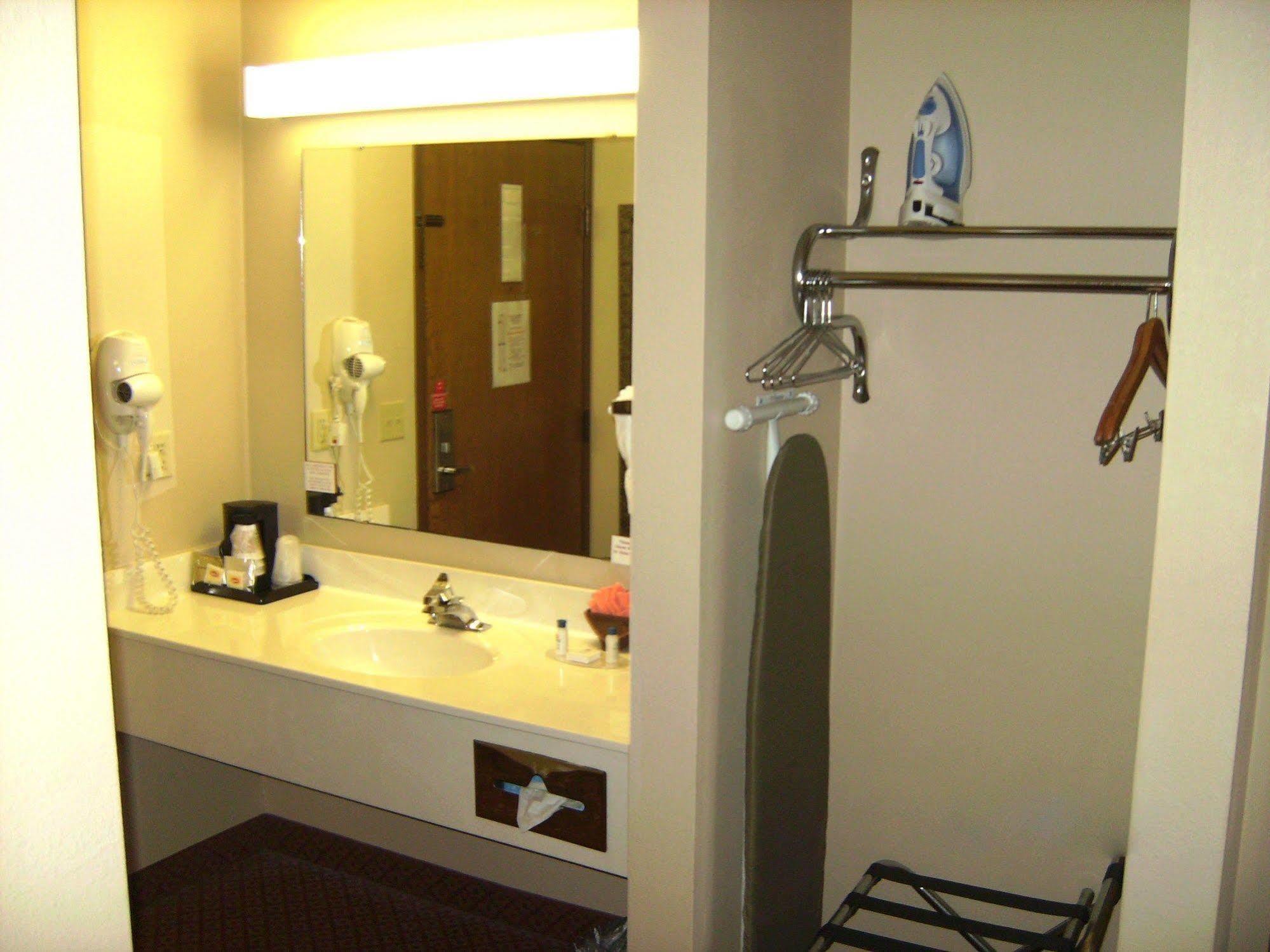 Hotel American &