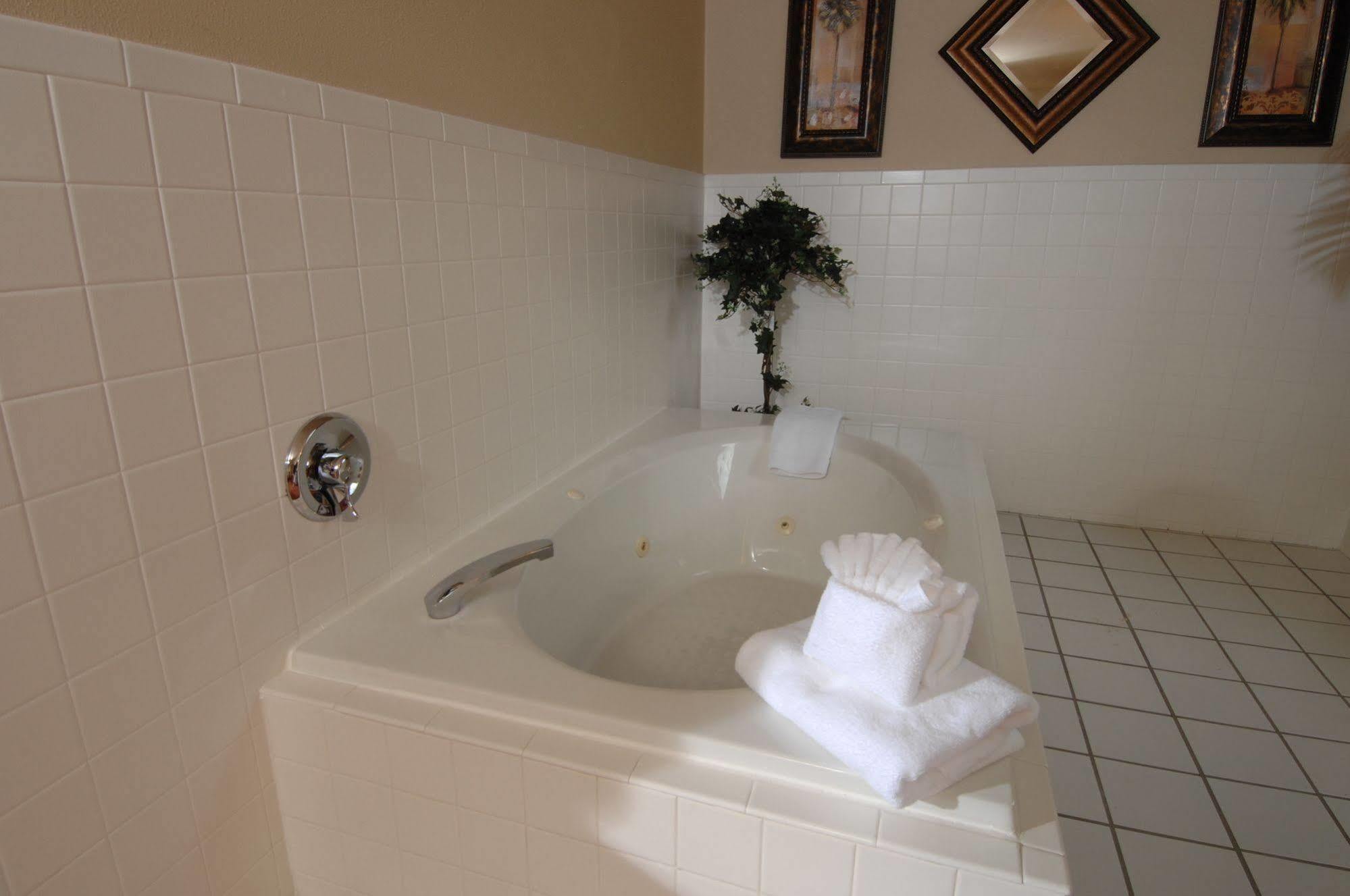 American & Hotel Branson