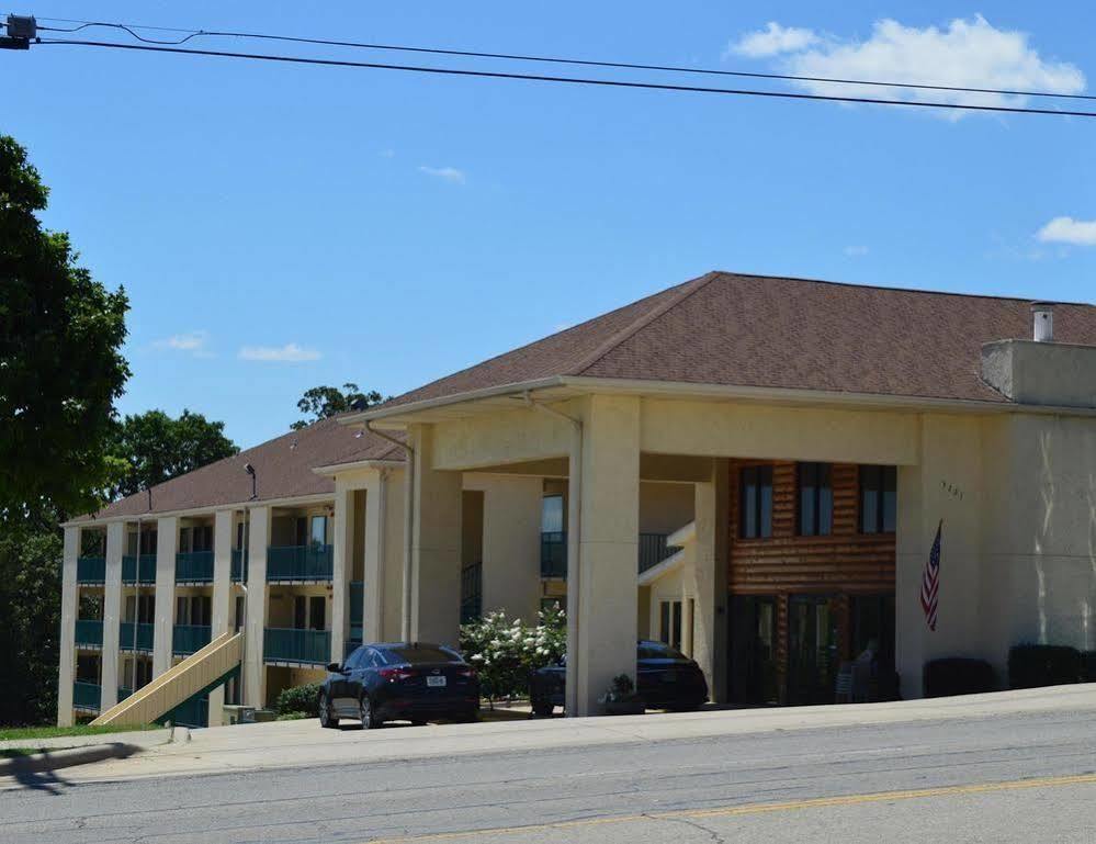 American Eagle & Motel Branson