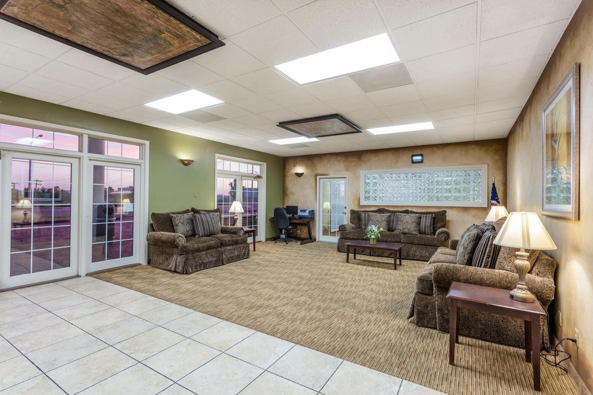 Hotel Angel Near Imax, A Travelodge By Wyndham 3*