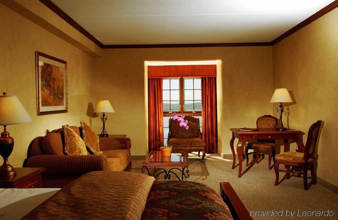 Resort Chateau On The And Convention Center 4*