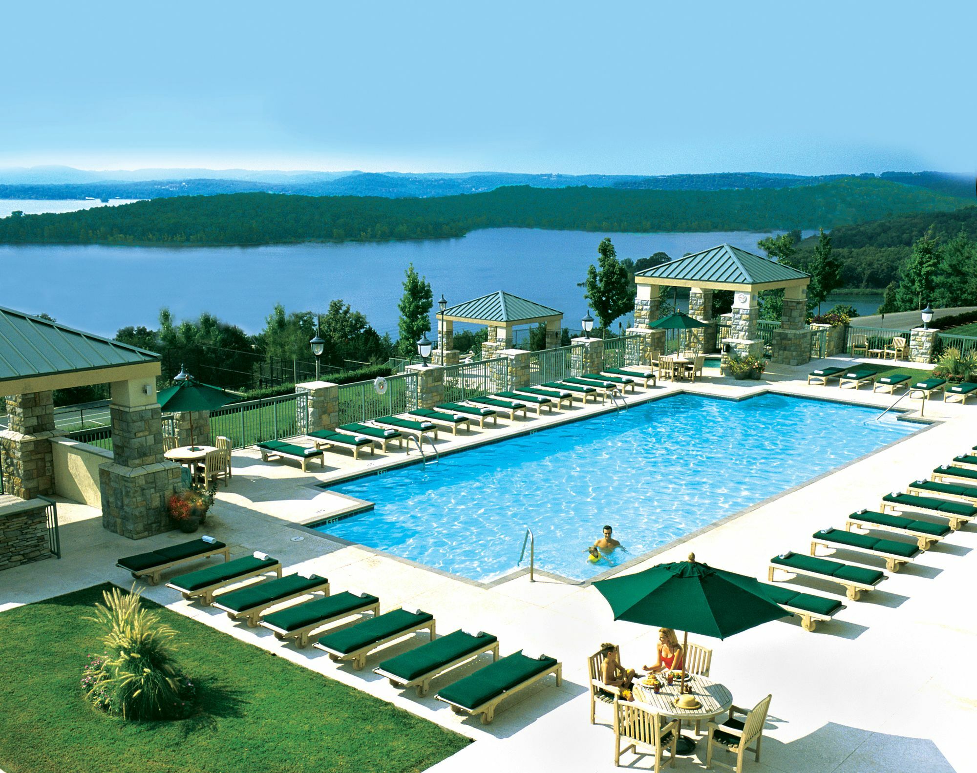 Resort Chateau On The And Convention Center 4*