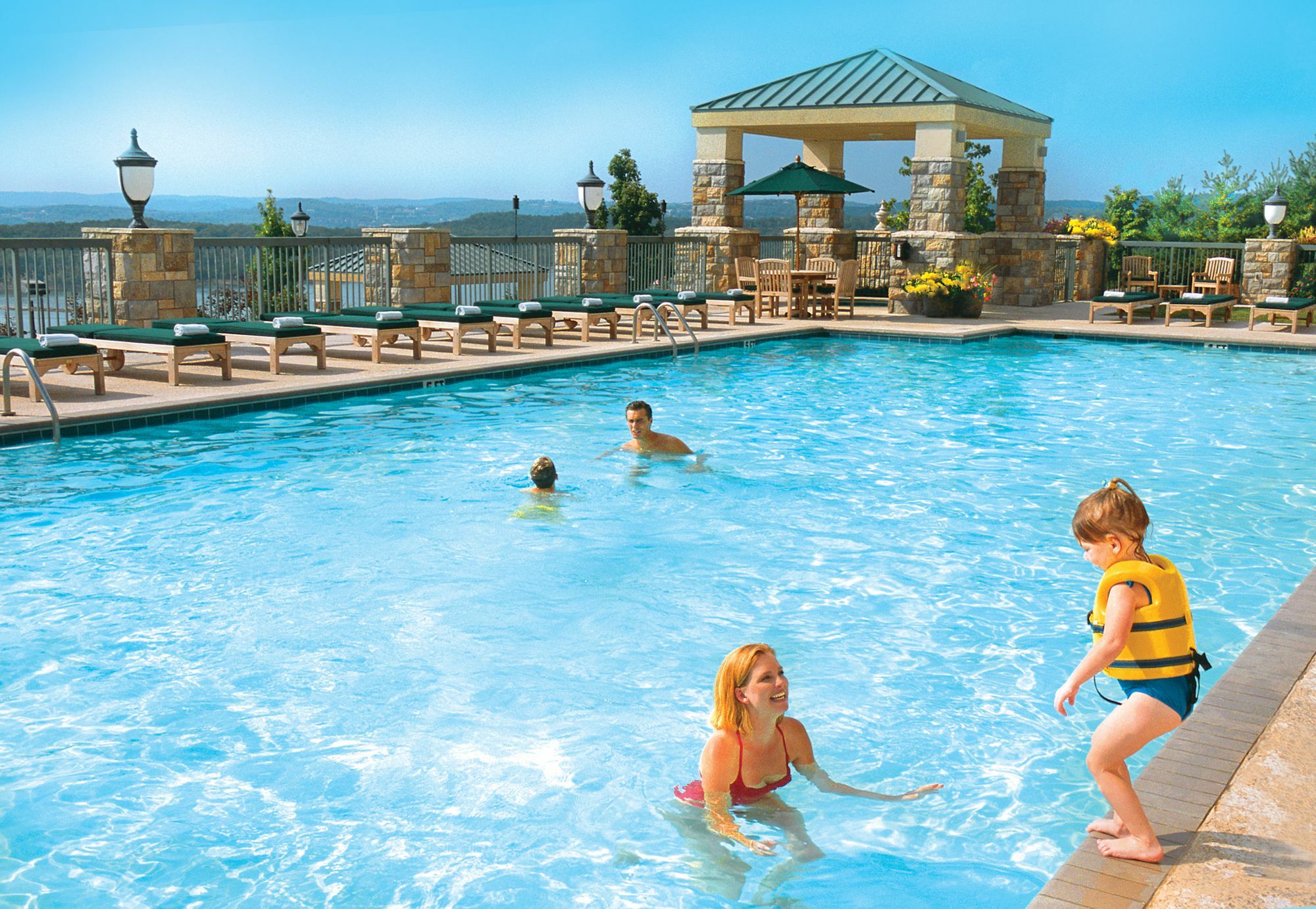 Chateau On The And Convention Center 4*