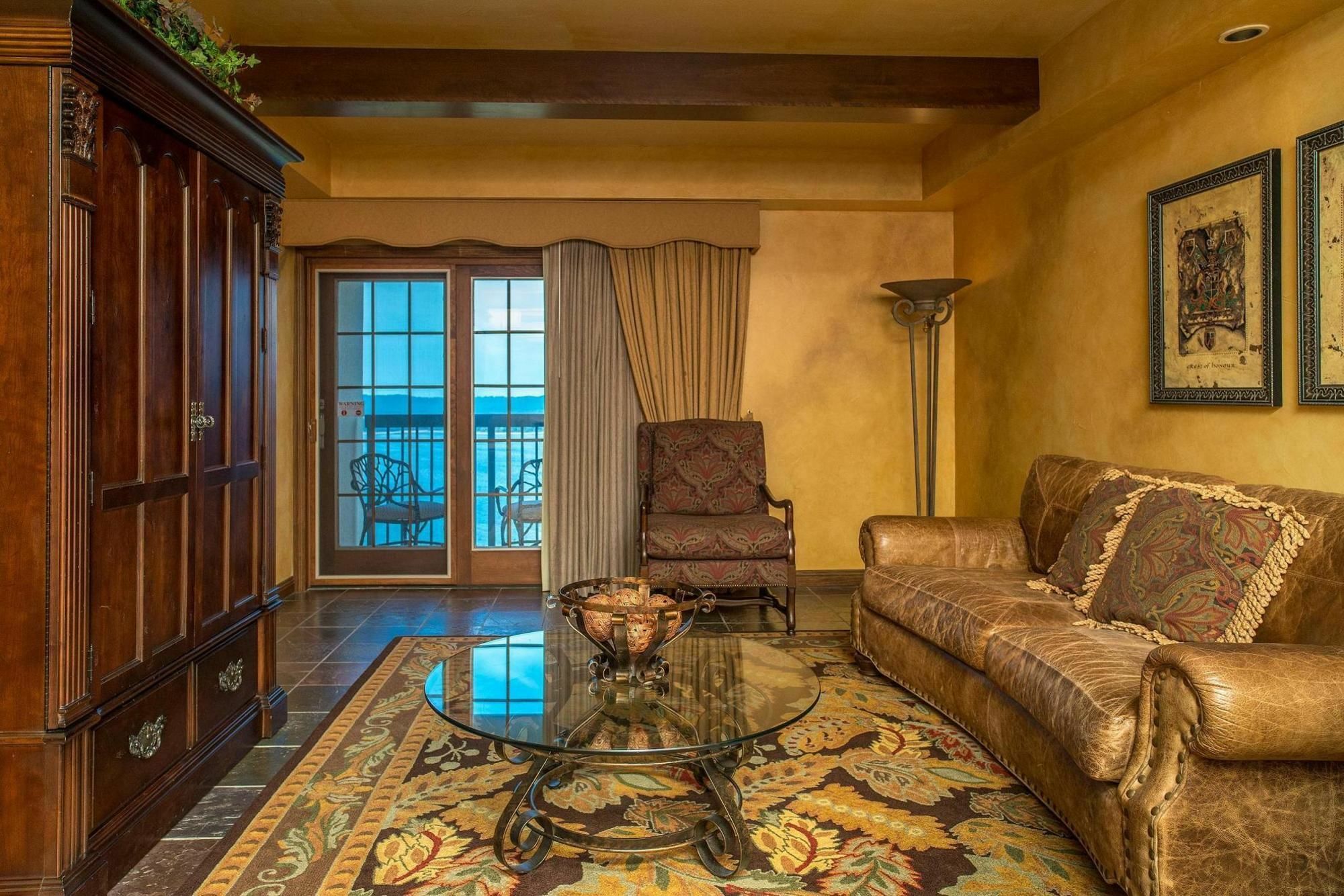 Chateau On The And Convention Center Resort
