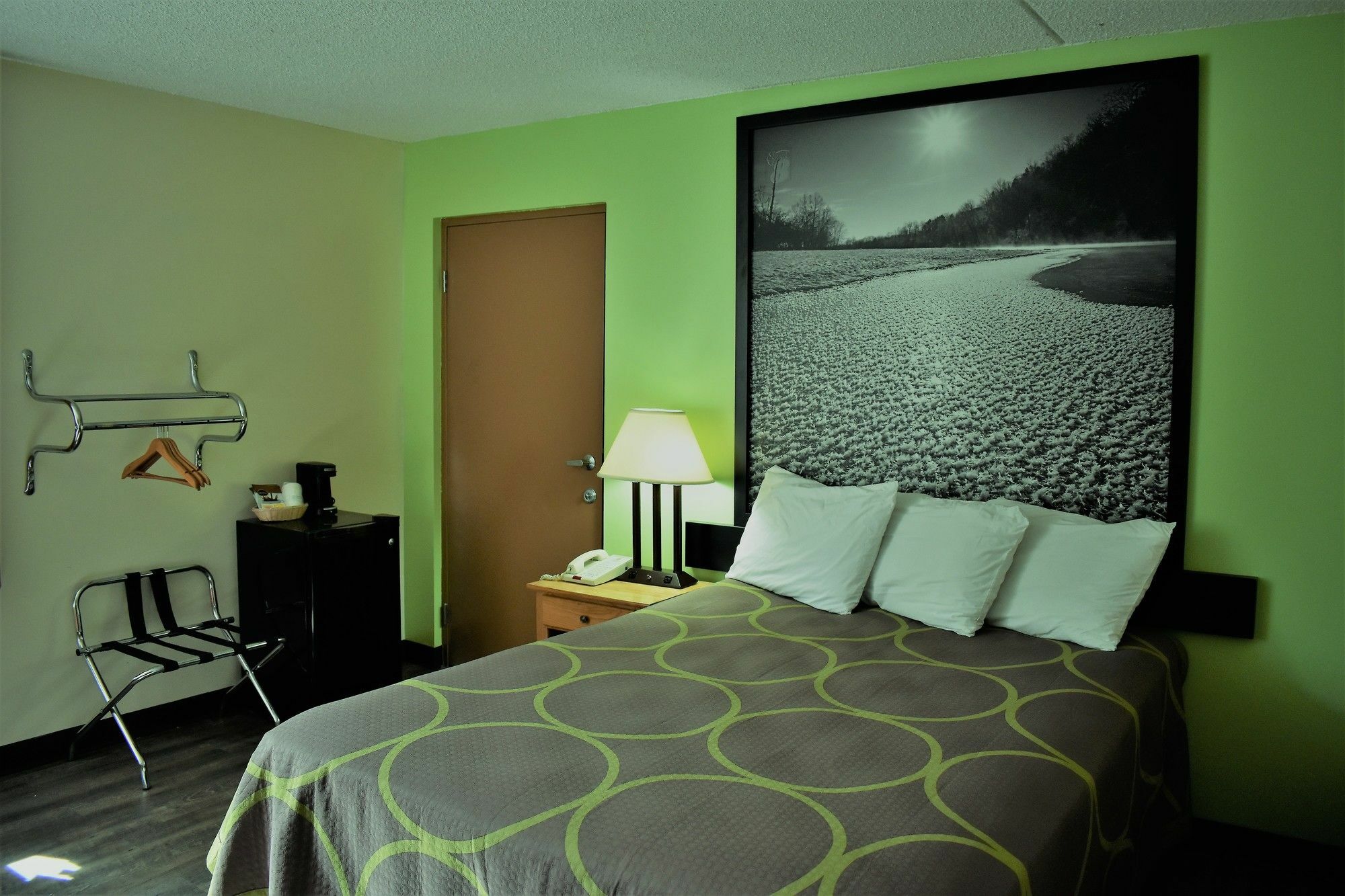Super 8 By Wyndham By Andy Williams Theatre