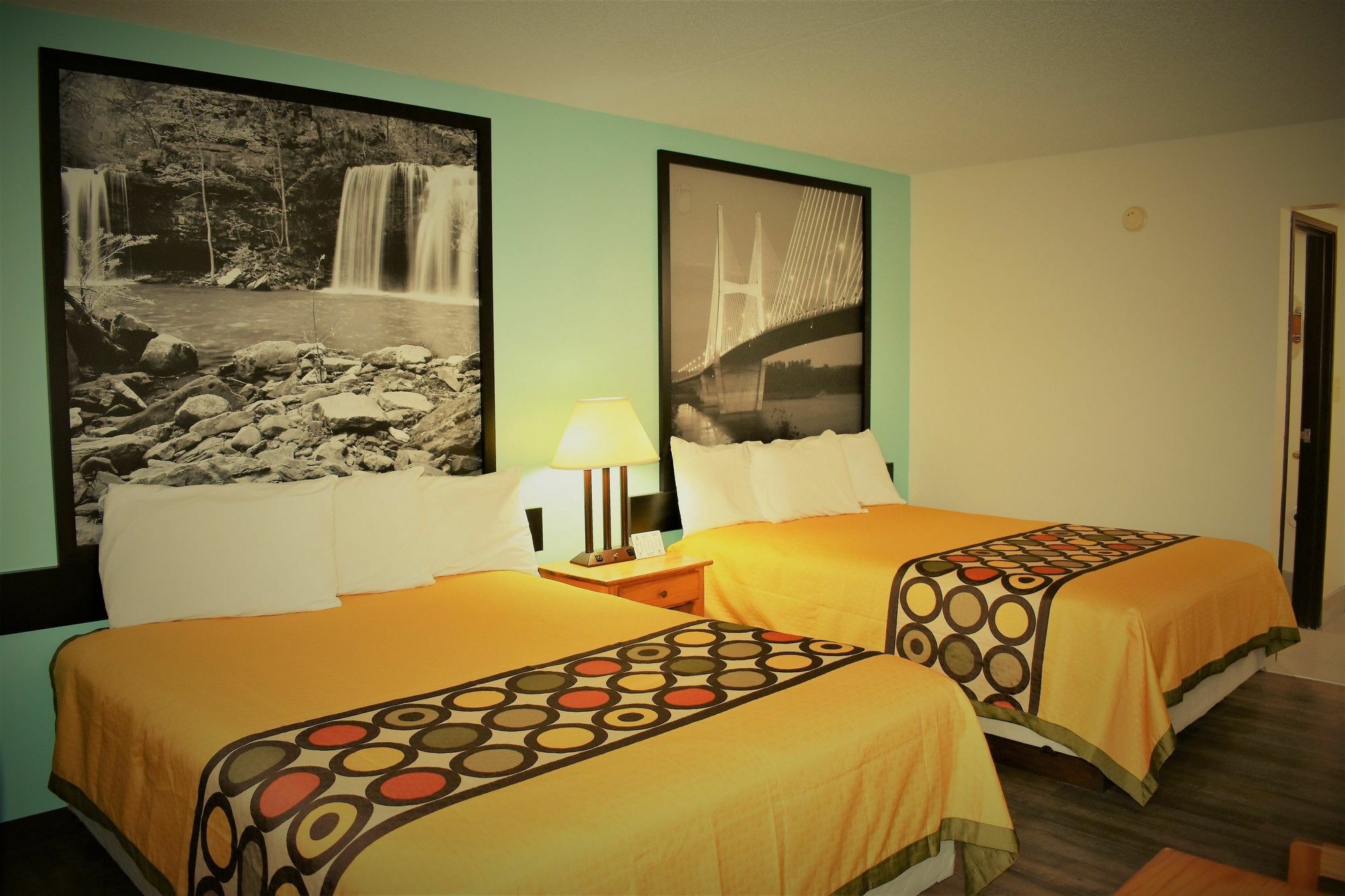 Super 8 By Wyndham By Andy Williams Theatre