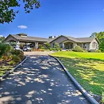 Inviting Branson Condo With Resort Amenities!