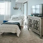 Updated Branson Condo With Pools And Golf Course!