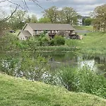 A Little Lake Retreat