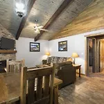 Lake Front Cabin On Indian Point