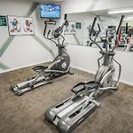 Surrey\'S Carriage Place Resort