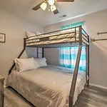 Cozy Condo With Pool Access In The Heart Of Branson!