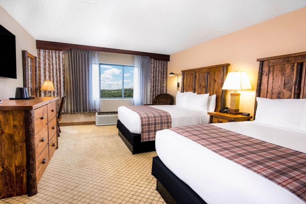 Of The Ozarks Hotel