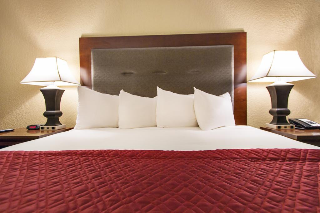 Grand Oaks Hotel 3*