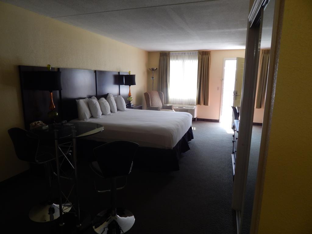 Ramada And Hotel 2*