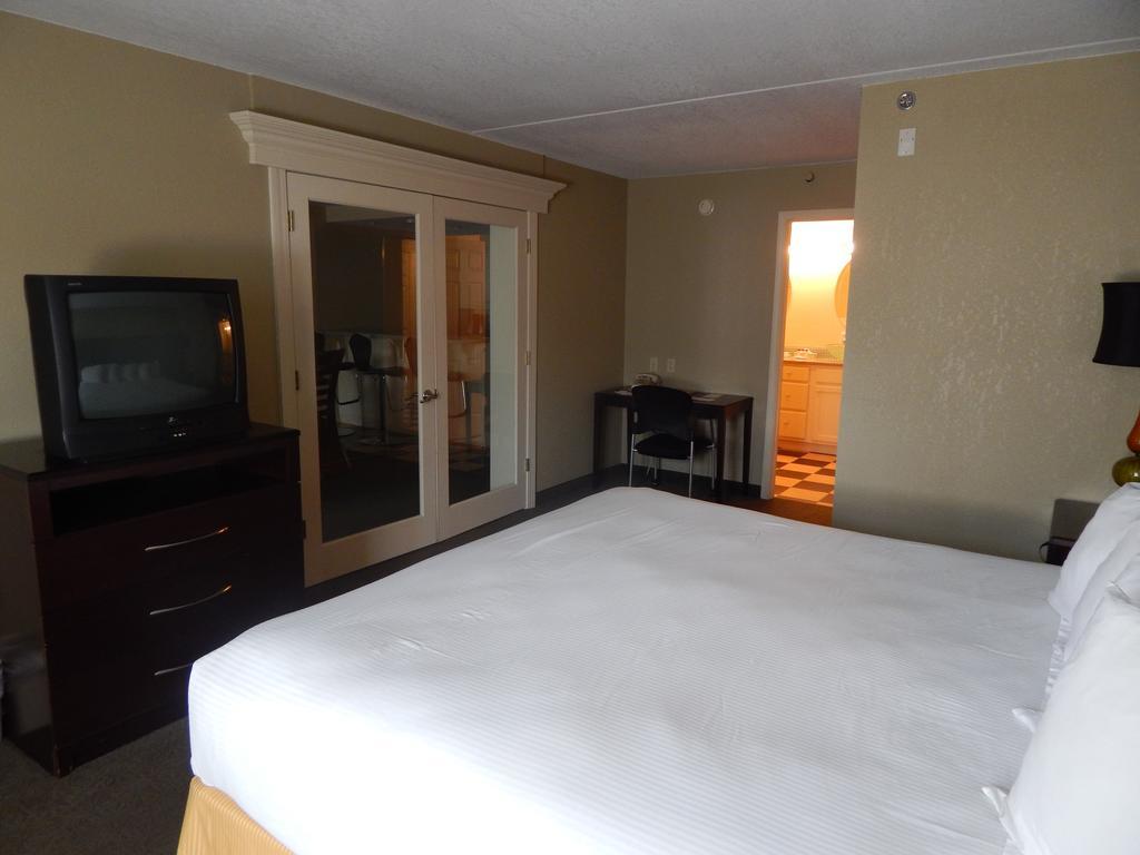 Ramada And Hotel 2*