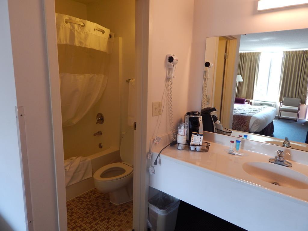 Hotel Ramada And 2*