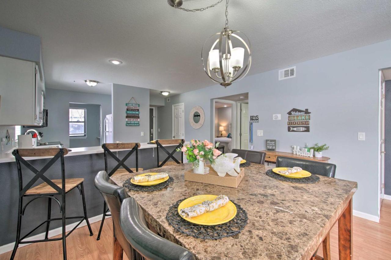 Apartment Updated With Pools And Golf Course! *