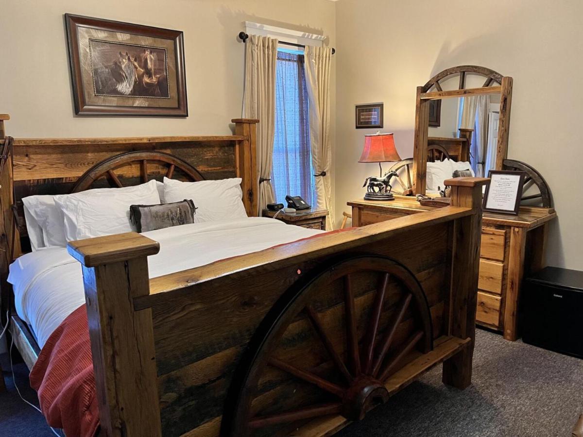 Hotel The 3*