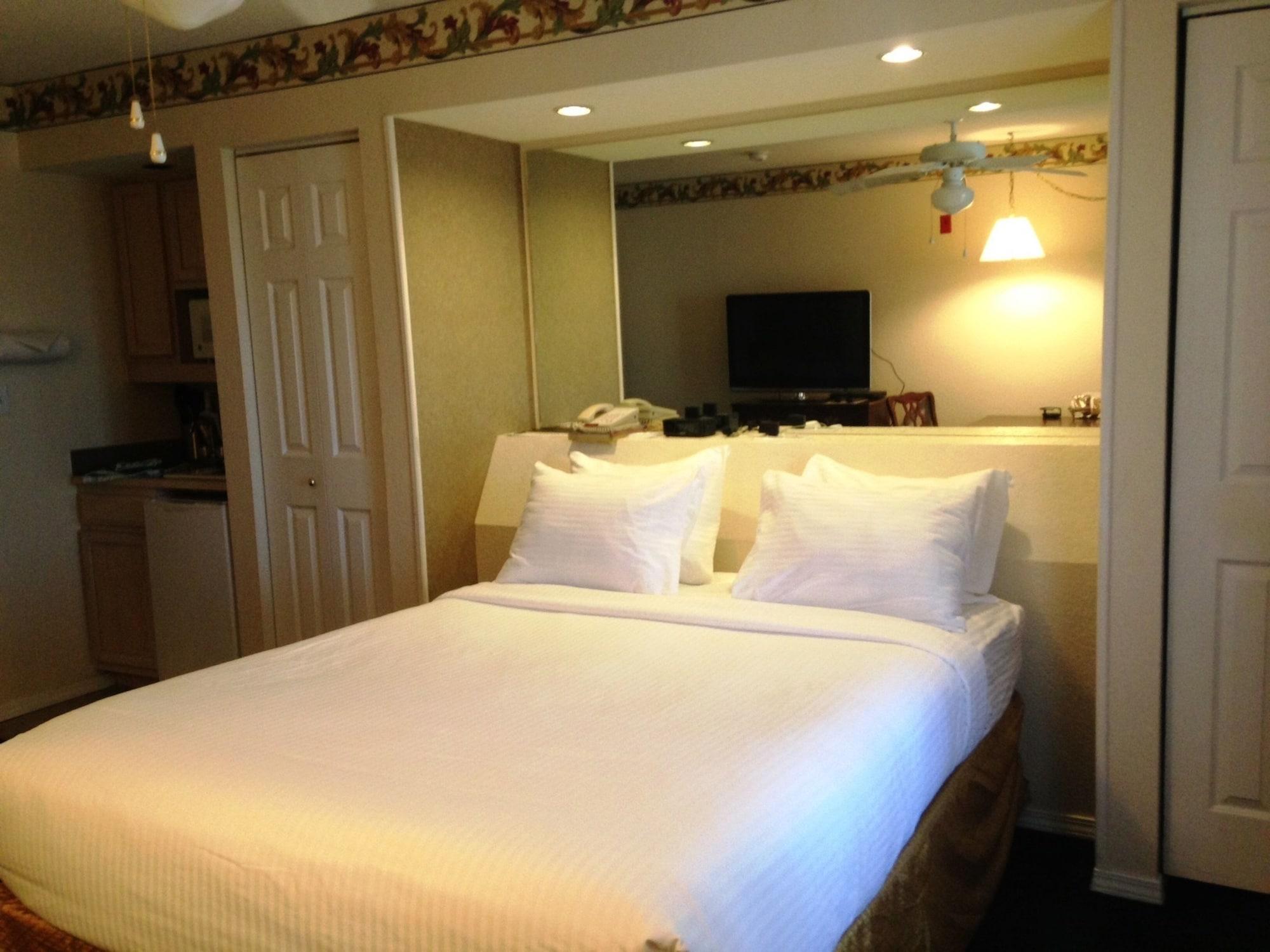 The At Fall Creek 3* Branson