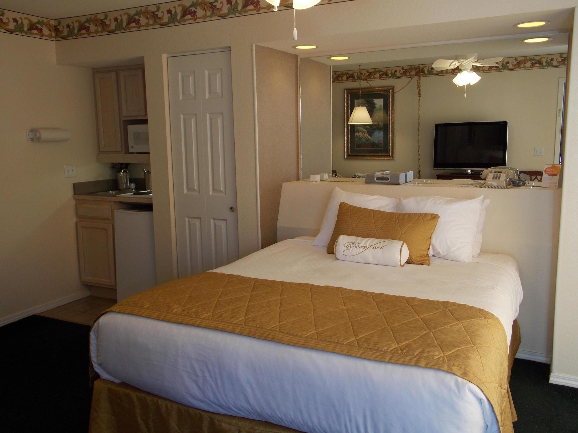 The At Fall Creek 3* Branson