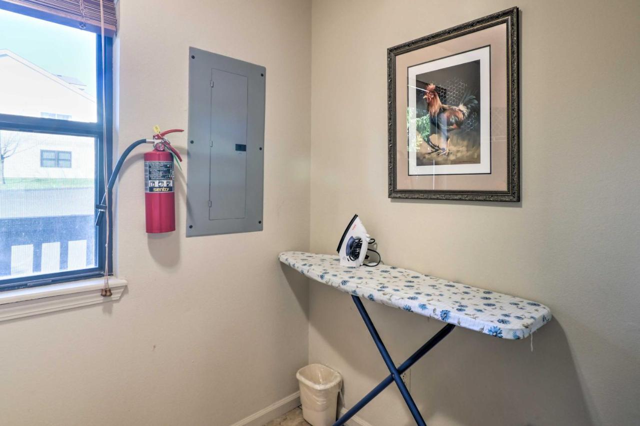 Inviting With Amenities! Apartment