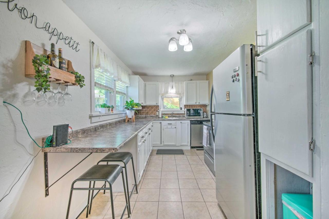 Holiday home Historic 7 Mi To Table Rock Lake! Branson