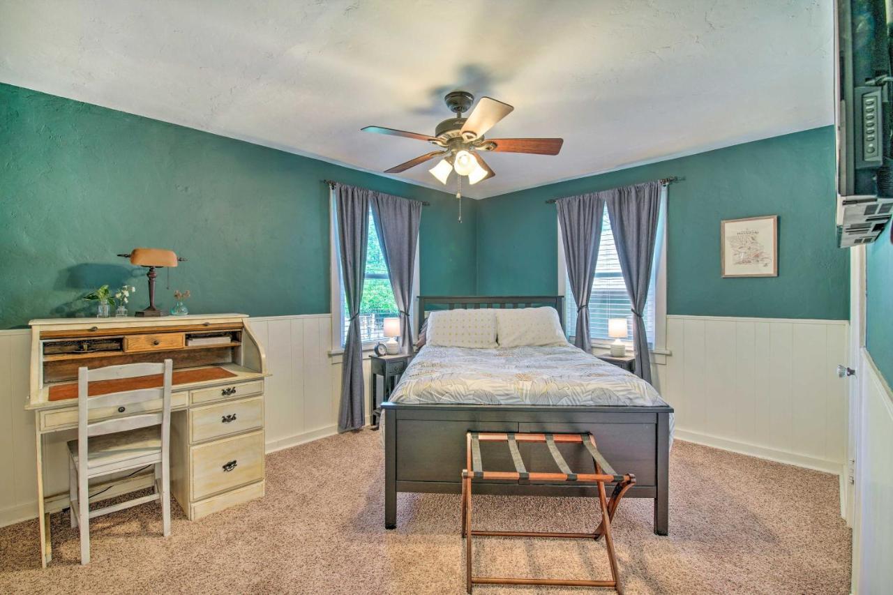 Holiday home Historic 7 Mi To Table Rock Lake! Branson