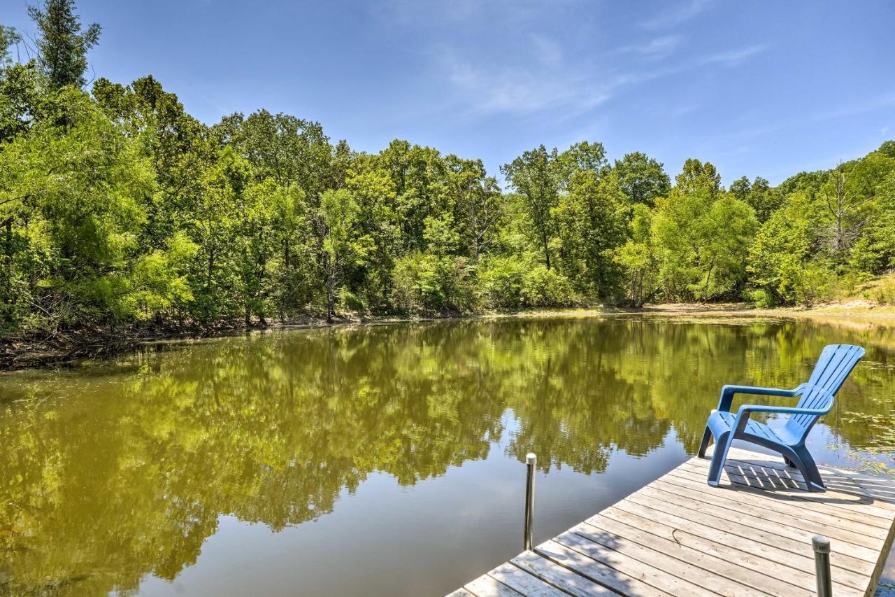 Holiday home Tiny On 52 Acres With Private Lake! Branson
