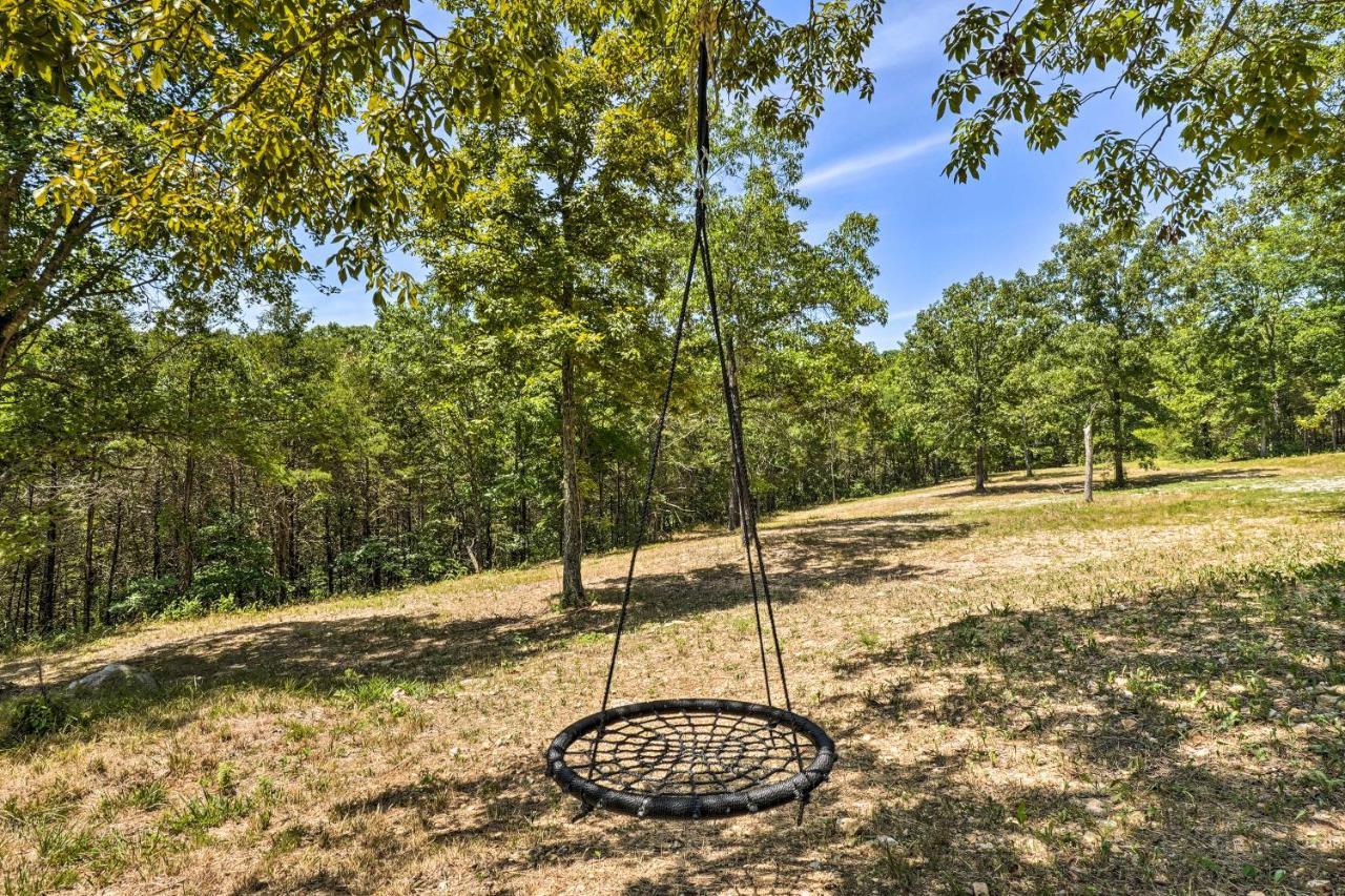 Tiny On 52 Acres With Private Lake! Holiday home *
