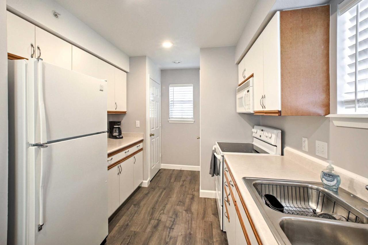 Apartment Walk-in Amenities, 3 Mi To Landing! *