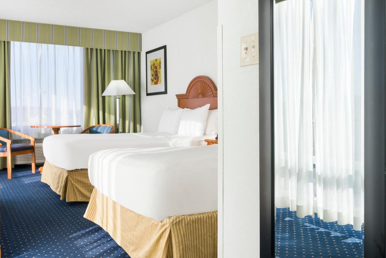 Thousand Hills Hotel 4*