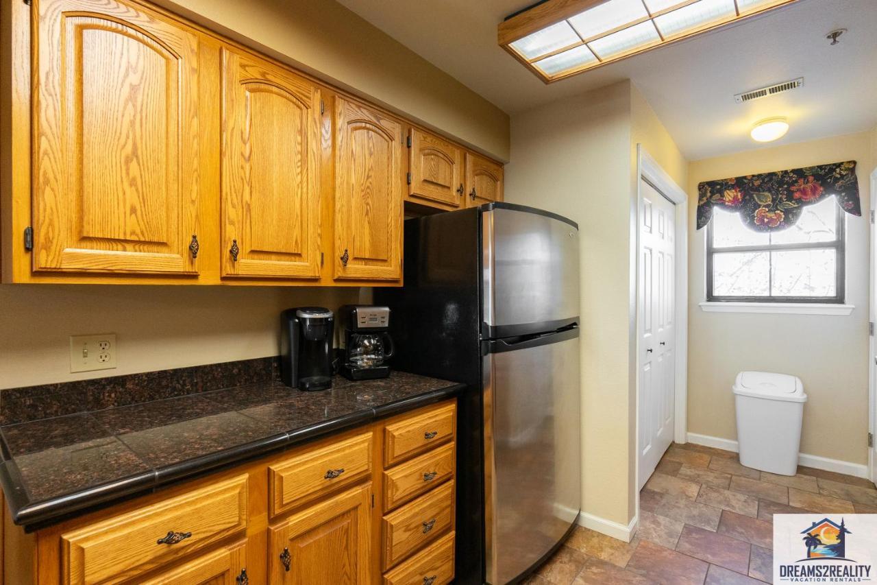2br - 2 Pools - Close To The Strip - Free Tickets Included - Fha-27 *