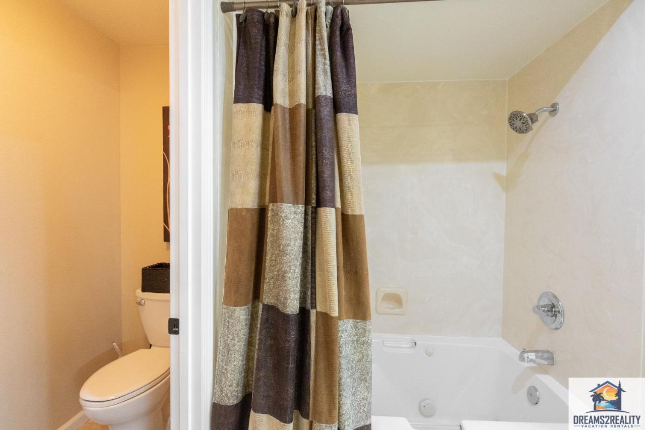 2br - 2 Pools - Close To The Strip - Free Tickets Included - Fha-27 Holiday home *