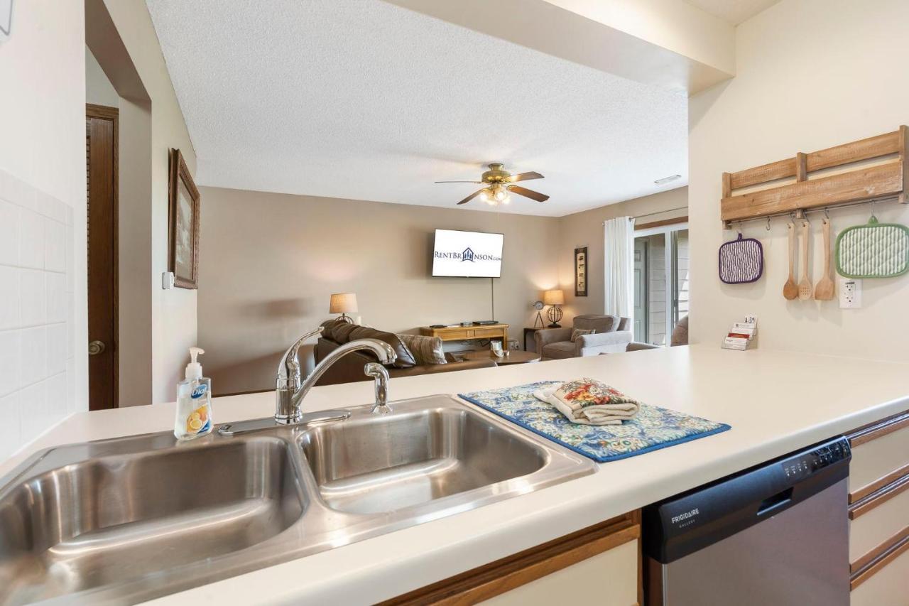 Holiday home Black Walnut -- 405 Branson
