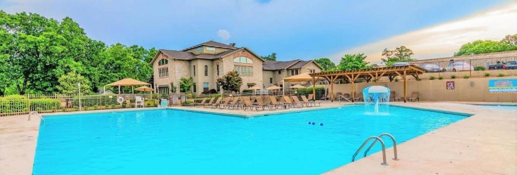 2br Walk-in At Pointe Royale - 2 Pools - Free Tickets Included - Pr50-4 Holiday home *