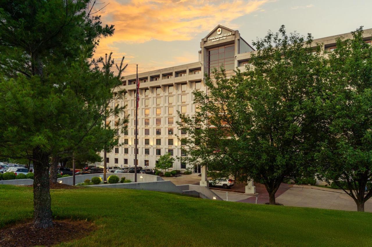 Thousand Hills Hotel