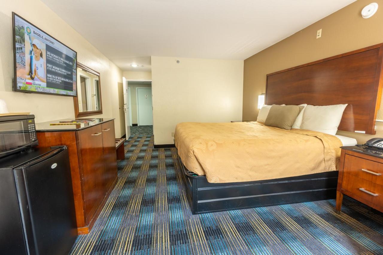 Rosebud Inn 3*