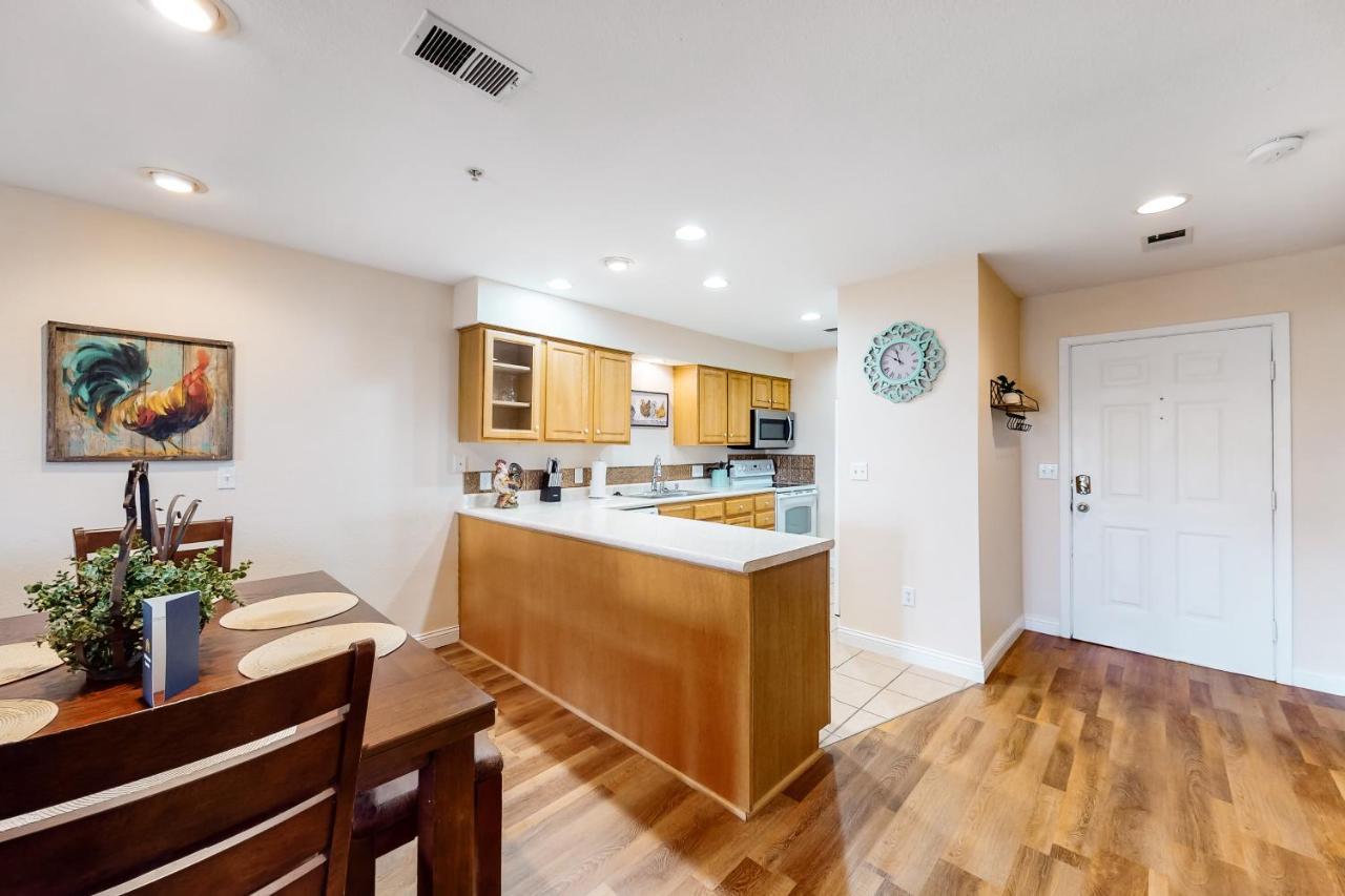 Golf-front At Hills Apartment *