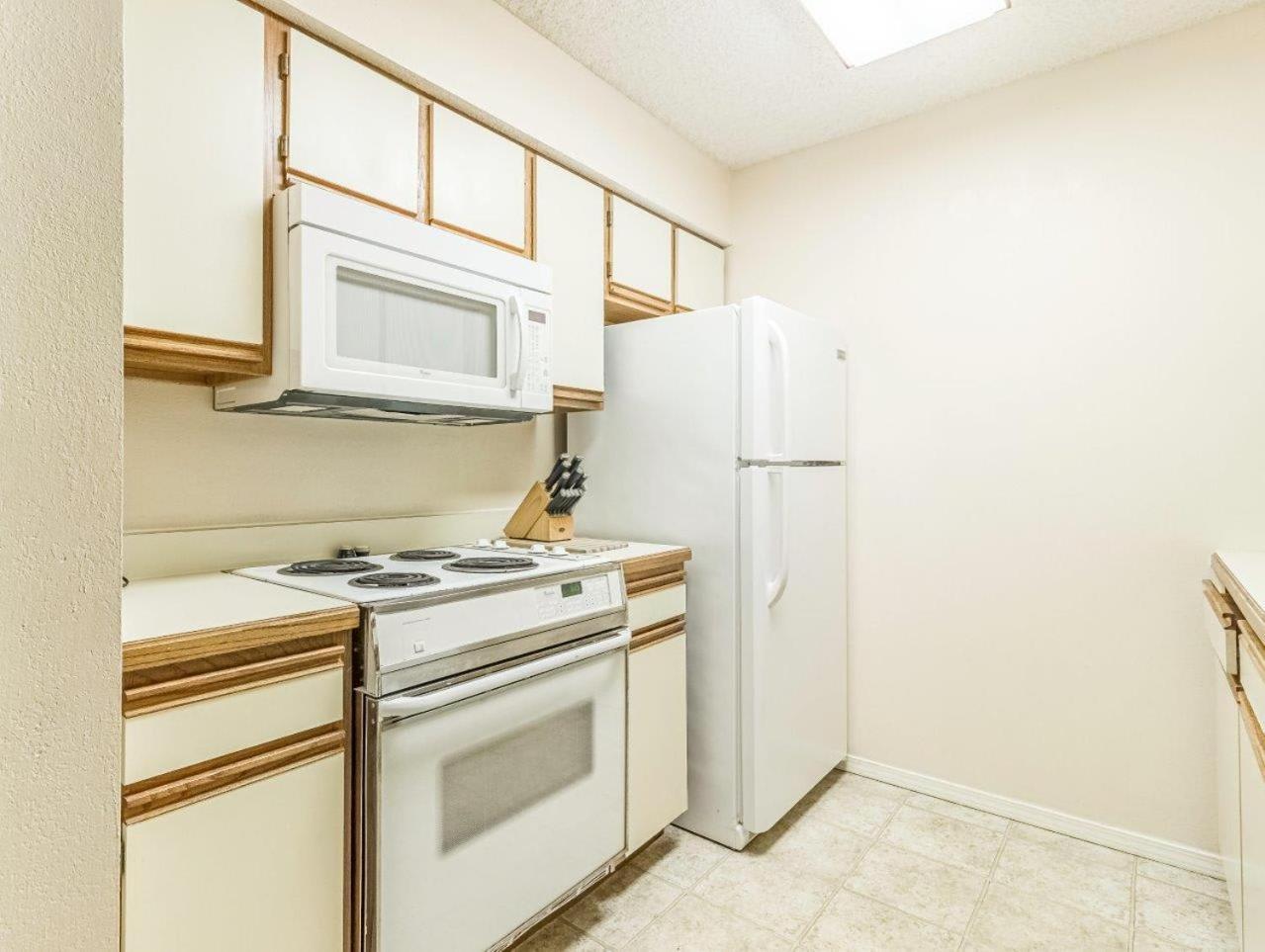 Apartment At Pointe Royale With Indoor Pool And Hot Tub Walking Distance To Clubhouse *