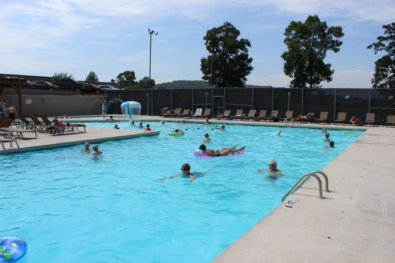 Apartment At Pointe Royale With Indoor Pool And Hot Tub Walking Distance To Clubhouse