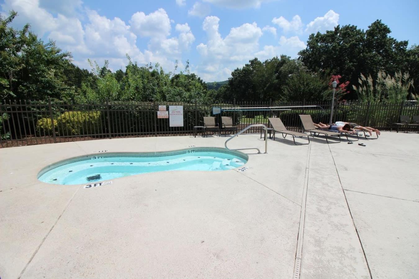 At Pointe Royale With Indoor Pool And Hot Tub Walking Distance To Clubhouse Apartment