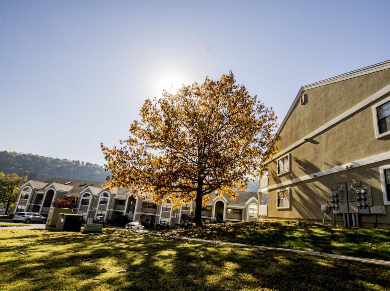 At Pointe Royale With Indoor Pool And Hot Tub Walking Distance To Clubhouse