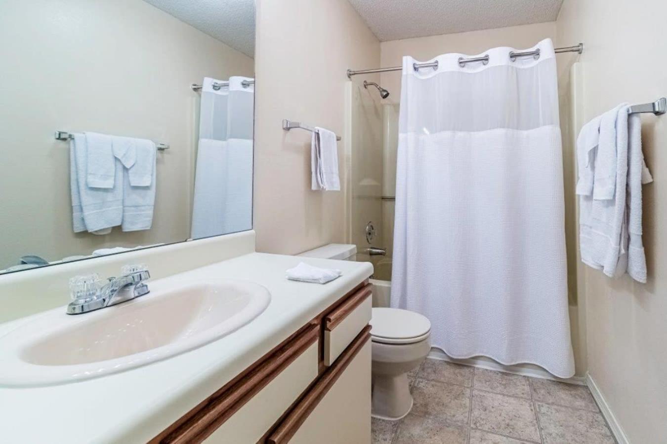 At Pointe Royale With Indoor Pool And Hot Tub Walking Distance To Clubhouse Apartment *